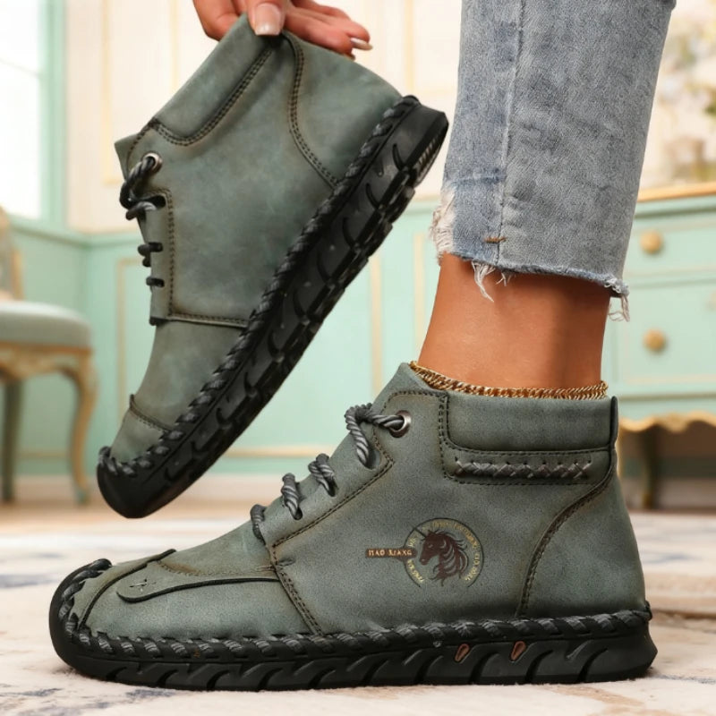 Women Sneakers 2025 New Designer Shoes Fashion Loafers Lightweight Breathable Outdoor Women Retro Big Size Single Shoe for Women